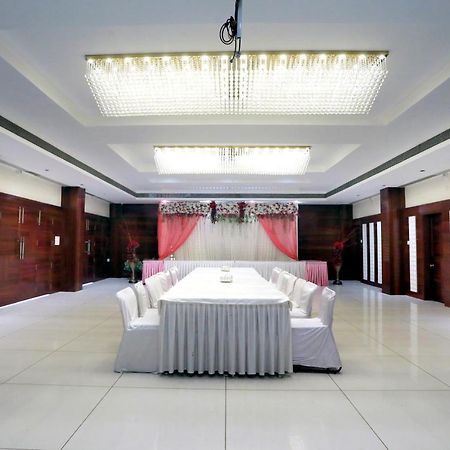 Hotel Shri Khedapati International Dewās Eksteriør bilde