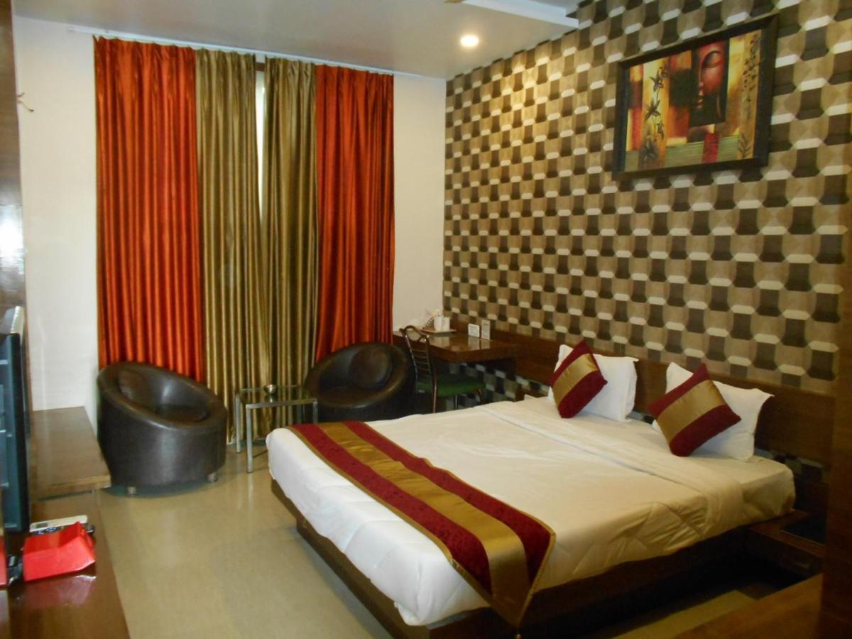 Hotel Shri Khedapati International Dewās Eksteriør bilde