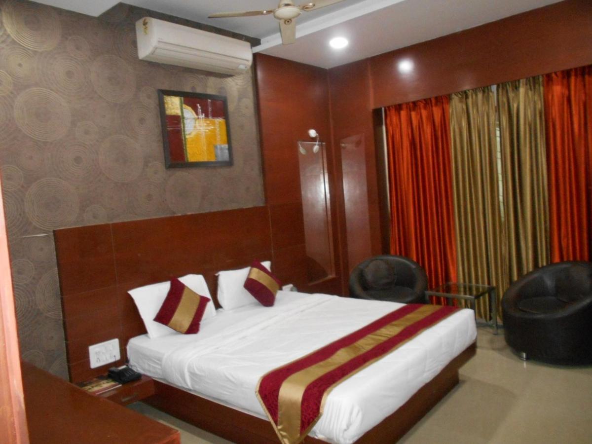 Hotel Shri Khedapati International Dewās Eksteriør bilde