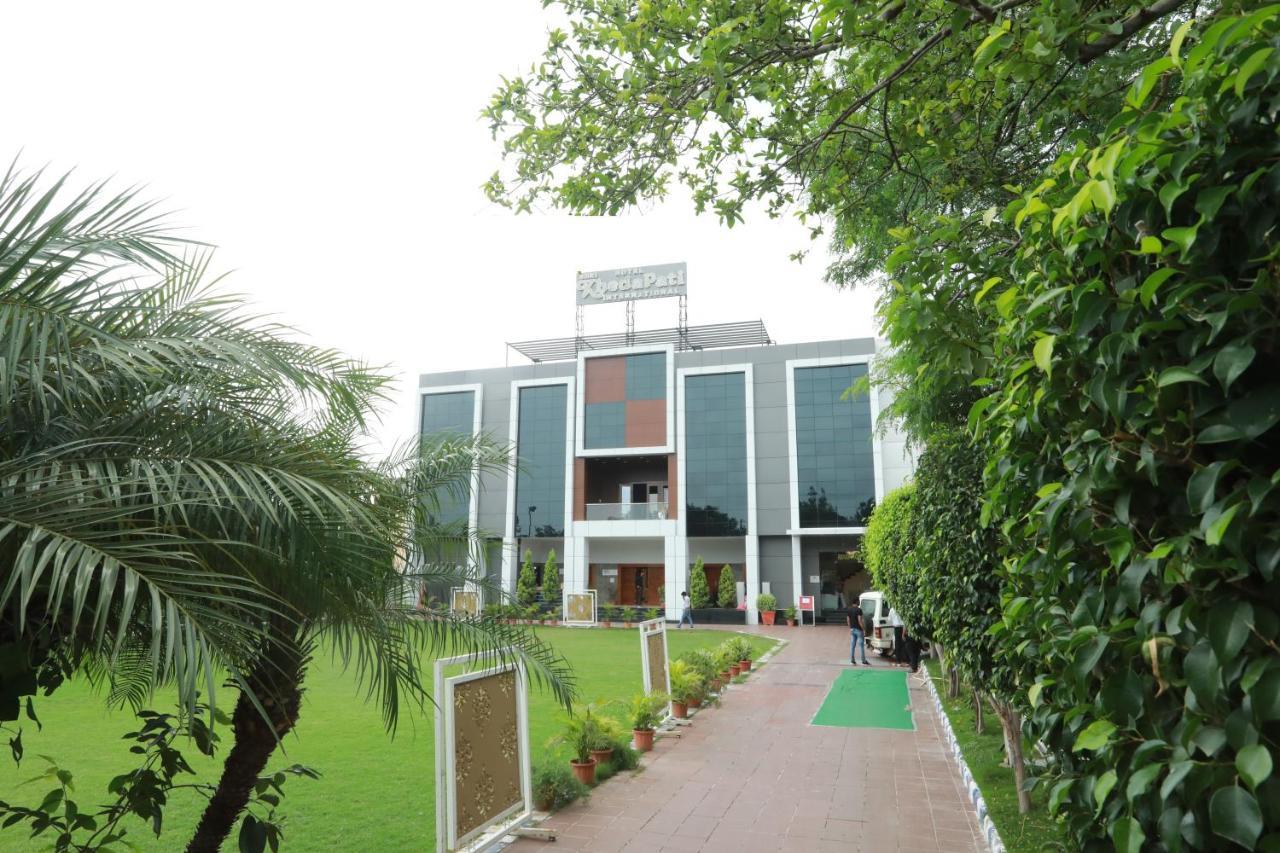 Hotel Shri Khedapati International Dewās Eksteriør bilde