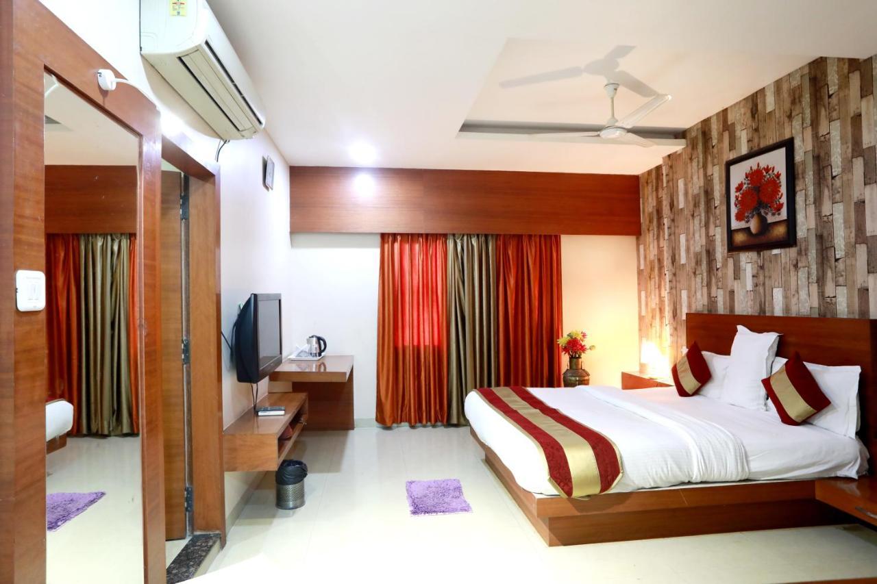 Hotel Shri Khedapati International Dewās Eksteriør bilde