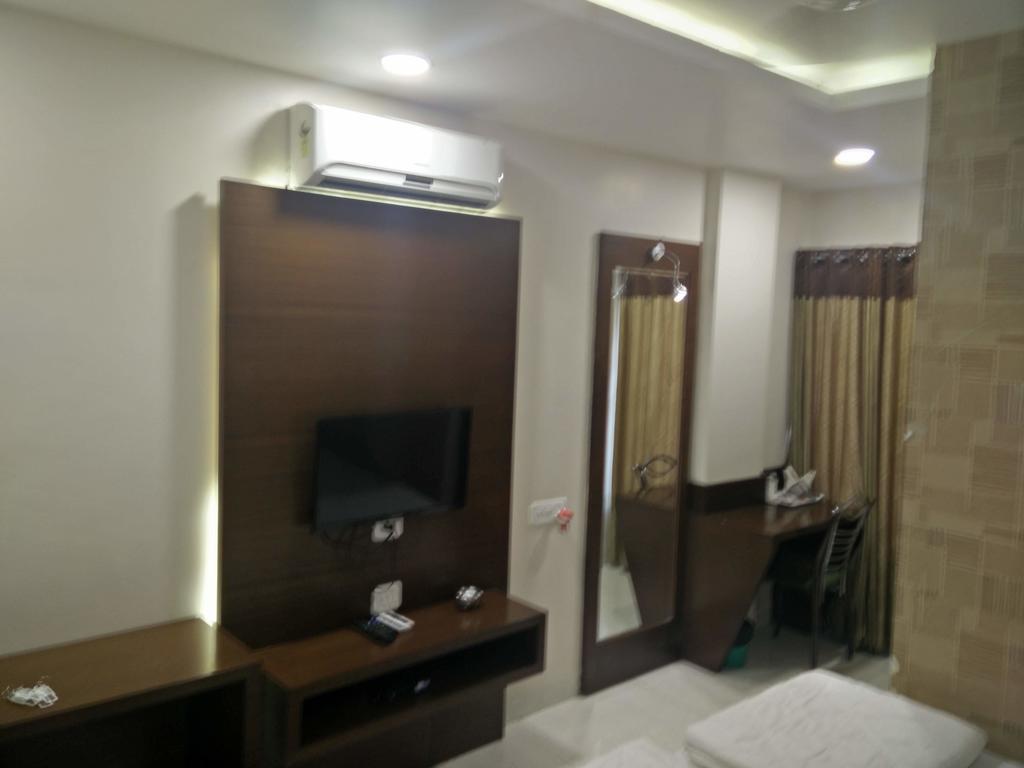 Hotel Shri Khedapati International Dewās Eksteriør bilde