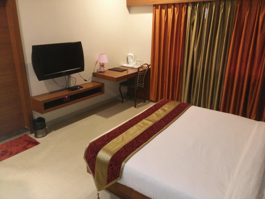 Hotel Shri Khedapati International Dewās Eksteriør bilde