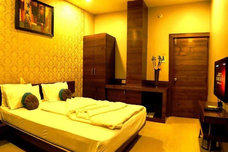 Hotel Shri Khedapati International Dewās Eksteriør bilde