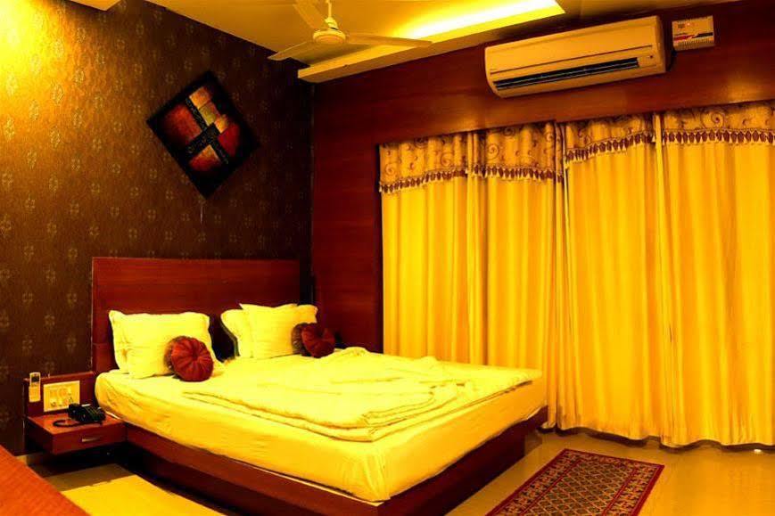 Hotel Shri Khedapati International Dewās Eksteriør bilde