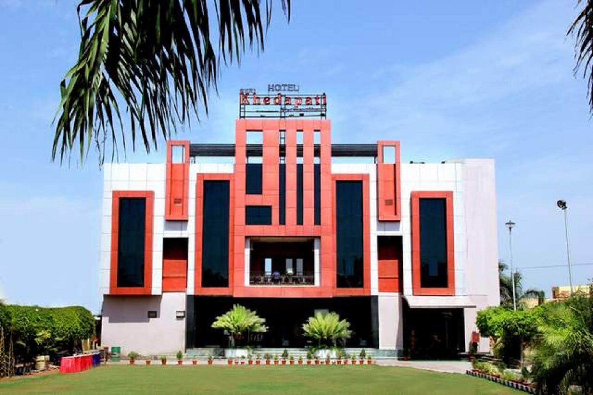 Hotel Shri Khedapati International Dewās Eksteriør bilde