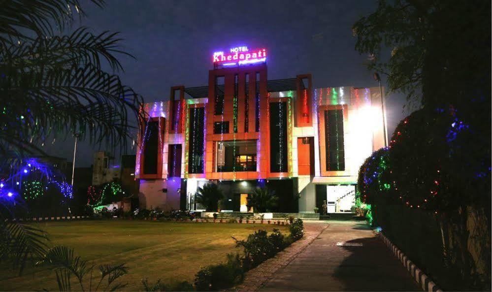 Hotel Shri Khedapati International Dewās Eksteriør bilde