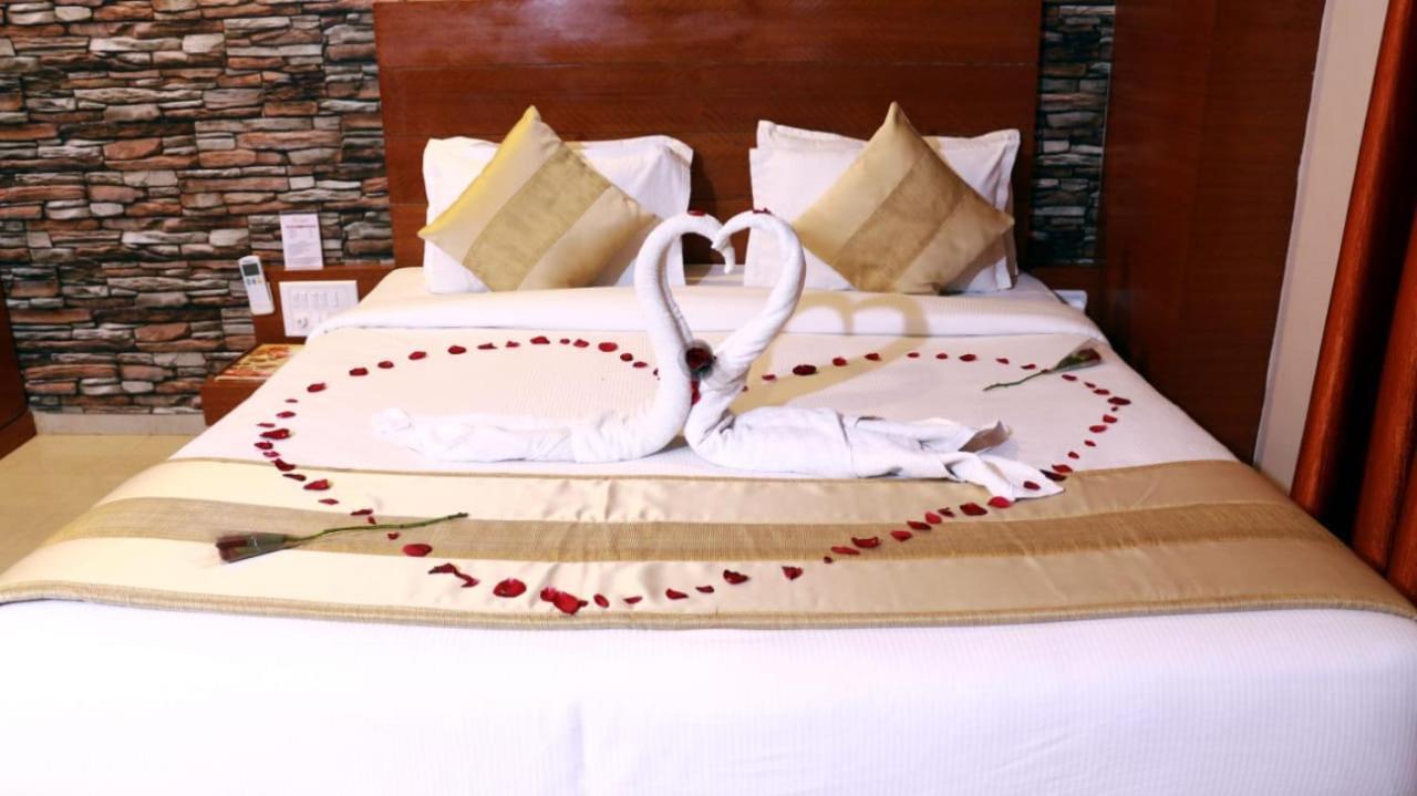Hotel Shri Khedapati International Dewās Eksteriør bilde